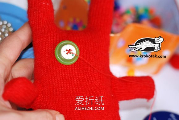 怎么做手套娃娃的方法 旧手套手工制作小怪物- www.aizhezhi.com