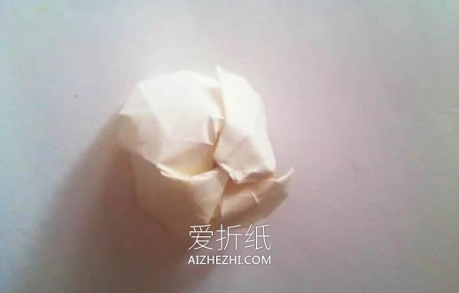 怎么折纸玫瑰花教程 像酒杯玫瑰纸花手工折法- www.aizhezhi.com