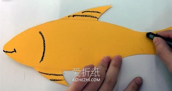 怎么做简单带骨架小鱼 幼儿园小班用棉签做鱼- www.aizhezhi.com