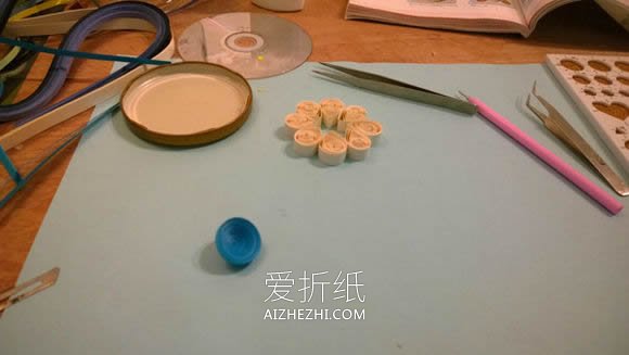 怎么做衍纸装饰摆件 衍纸制作小女孩的后花园- www.aizhezhi.com