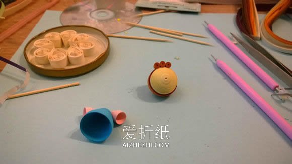 怎么做衍纸装饰摆件 衍纸制作小女孩的后花园- www.aizhezhi.com