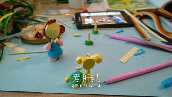 怎么做衍纸装饰摆件 衍纸制作小女孩的后花园- www.aizhezhi.com