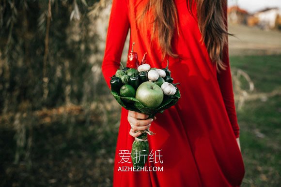 怎么做创意手捧花图片 蔬果制作手捧花的作品- www.aizhezhi.com