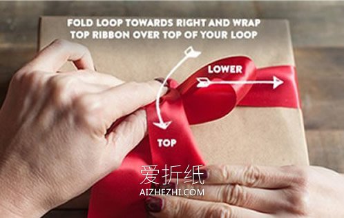 怎么用丝带给礼品包装盒打蝴蝶结的方法图解- www.aizhezhi.com