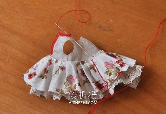 怎么做娃娃裙子的方法 布艺手工制作娃娃衣服- www.aizhezhi.com