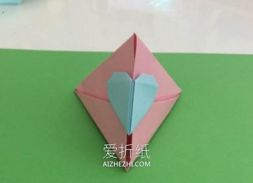 怎么折纸简易纸盒的方法 用爱心封口像粽子- www.aizhezhi.com