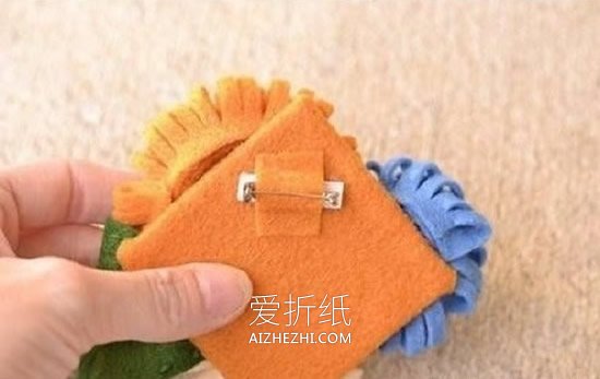 怎么做立体布艺胸花 不织布制作花朵胸花图解- www.aizhezhi.com