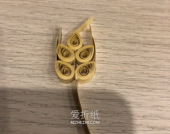 怎么衍纸做麦穗的方法 衍纸手工制作秋天麦穗- www.aizhezhi.com