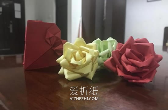 怎么做纸玫瑰花的方法 彩纸手工制作玫瑰花- www.aizhezhi.com