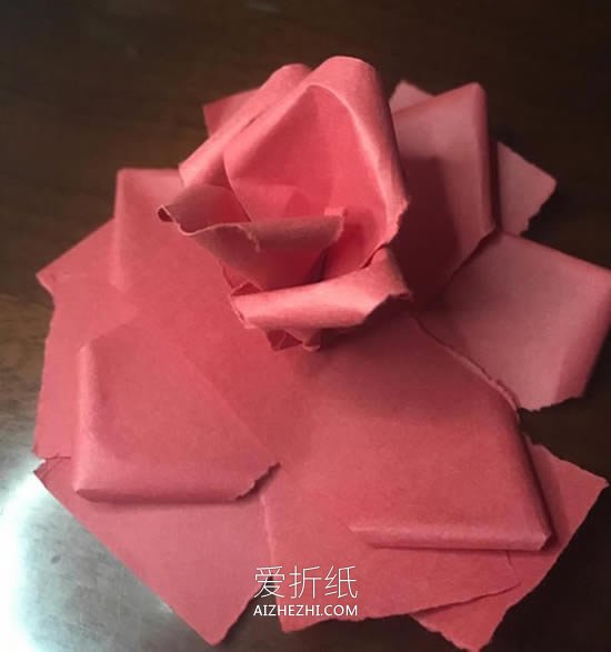 怎么做纸玫瑰花的方法 彩纸手工制作玫瑰花- www.aizhezhi.com