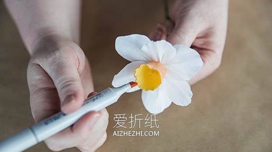 怎么做水仙花的方法 皱纹纸手工制作水仙花- www.aizhezhi.com