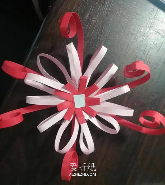 怎么做漂亮纸花的方法 衍纸条手工制作花朵- www.aizhezhi.com