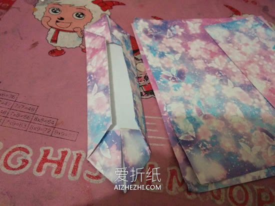 怎么简单折纸立体荷花 彩纸手工制作荷花做法- www.aizhezhi.com