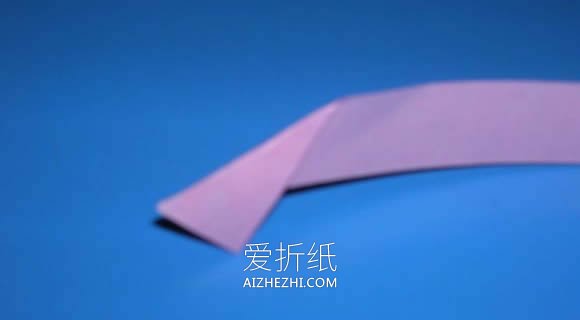 怎么用星星纸折玫瑰花 长纸条折纸玫瑰图解- www.aizhezhi.com