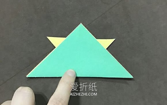 怎么简单折纸金鱼图解 手工小鱼的折法步骤- www.aizhezhi.com