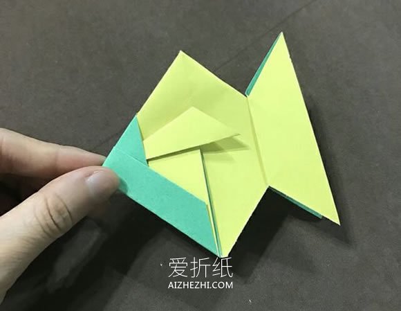 怎么简单折纸金鱼图解 手工小鱼的折法步骤- www.aizhezhi.com