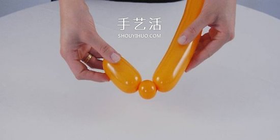 气球造型椰子树的做法 用气球手工制作椰子树- www.aizhezhi.com