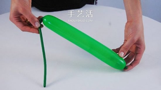 气球造型椰子树的做法 用气球手工制作椰子树- www.aizhezhi.com