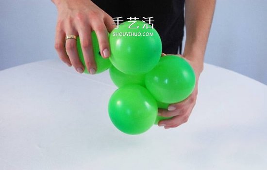 气球造型椰子树的做法 用气球手工制作椰子树- www.aizhezhi.com