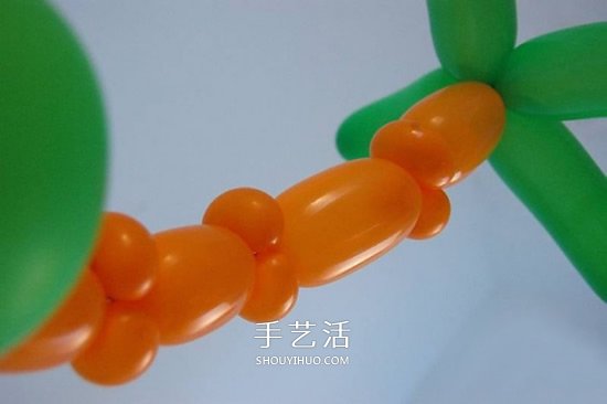 气球造型椰子树的做法 用气球手工制作椰子树- www.aizhezhi.com