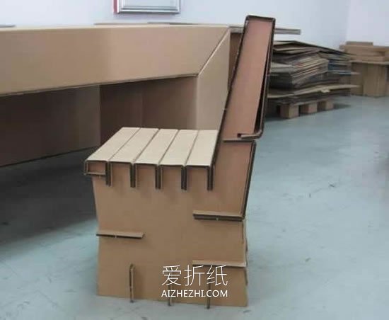 怎么做瓦楞纸椅子的方法 硬纸板制作椅子教程- www.aizhezhi.com