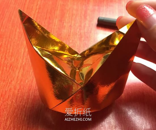 怎么折纸金元宝的方法 简单手工元宝的折法- www.aizhezhi.com