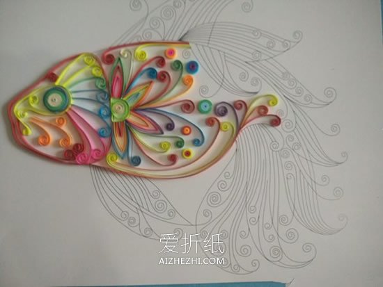 怎么做衍纸神仙鱼图解 衍纸手工制作鱼的方法- www.aizhezhi.com