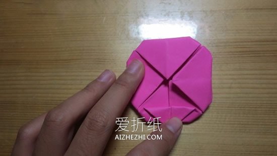 怎么折最简单纸玫瑰 手工扁平玫瑰花折法图解- www.aizhezhi.com