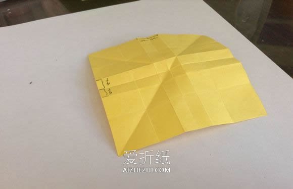 怎么折纸梦幻玫瑰花蕾 简单卷心玫瑰折法图解- www.aizhezhi.com