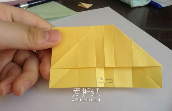 怎么折纸梦幻玫瑰花蕾 简单卷心玫瑰折法图解- www.aizhezhi.com