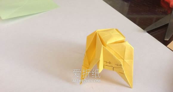 怎么折纸梦幻玫瑰花蕾 简单卷心玫瑰折法图解- www.aizhezhi.com