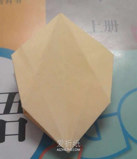 怎么折纸花型收纳盒 简单手工垃圾盒的折法- www.aizhezhi.com