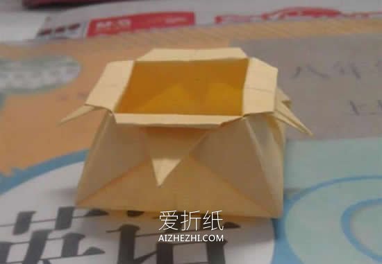 怎么折纸花型收纳盒 简单手工垃圾盒的折法- www.aizhezhi.com