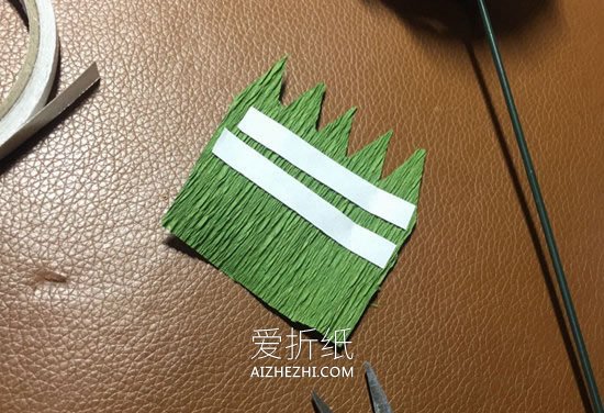 怎么做带叶皱纹纸玫瑰 皱纹纸手工制作蓝玫瑰- www.aizhezhi.com