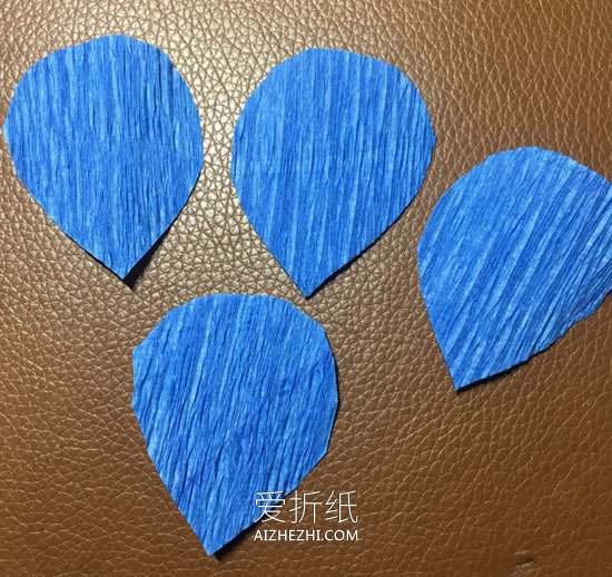 怎么做带叶皱纹纸玫瑰 皱纹纸手工制作蓝玫瑰- www.aizhezhi.com