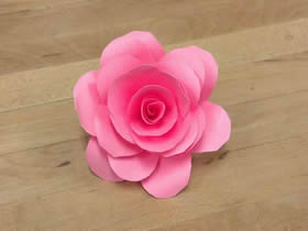 怎么用彩纸做玫瑰花图解 简单纸玫瑰手工制作
