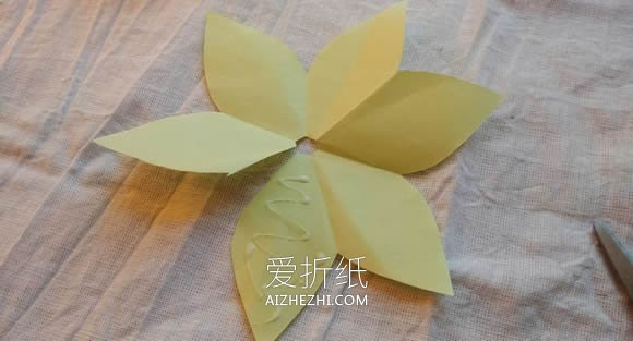 怎么简单做百合花的方法 手工制作纸百合插花- www.aizhezhi.com