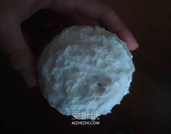 怎么做皱纹纸玫瑰手捧花 皱纹纸手工制作捧花- www.aizhezhi.com