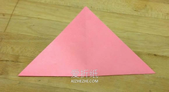 怎么用彩纸做玫瑰花图解 简单纸玫瑰手工制作- www.aizhezhi.com