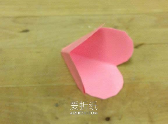 怎么用彩纸做玫瑰花图解 简单纸玫瑰手工制作- www.aizhezhi.com