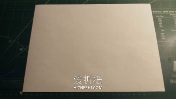 怎么折纸飞得又快又远纸飞机的折法图解教程- www.aizhezhi.com