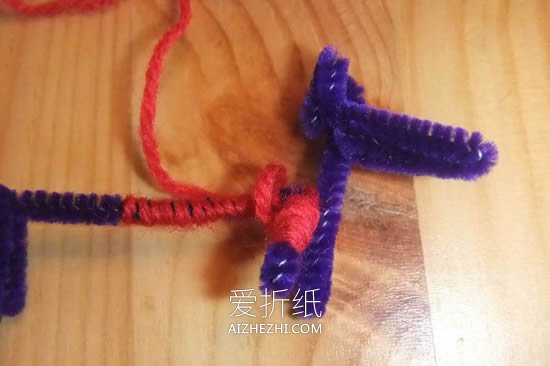 怎么做扭扭棒小狗胸针 简单纱线狗狗手工制作- www.aizhezhi.com