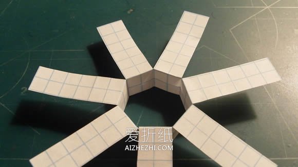 怎么做旋风纸飞机图解 手工制作七翼飞机教程- www.aizhezhi.com