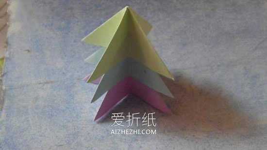 怎么折最简单圣诞树 幼儿手工圣诞树折叠方法- www.aizhezhi.com