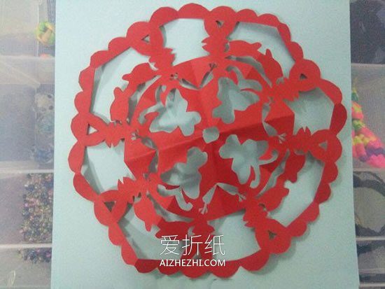 怎么剪圆形窗花的方法 春节手工剪窗花步骤图- www.aizhezhi.com