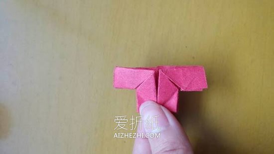 怎么折纸小衣裤的方法 儿童简单衣裤的折法- www.aizhezhi.com