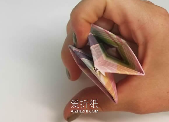 怎么做母亲节礼物纸花 折纸郁金香做母亲节插花- www.aizhezhi.com