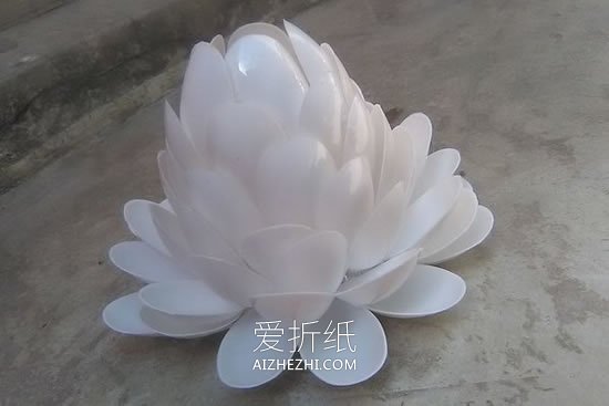 怎么做母亲节礼物花灯 塑料勺手工制作莲花灯- www.aizhezhi.com