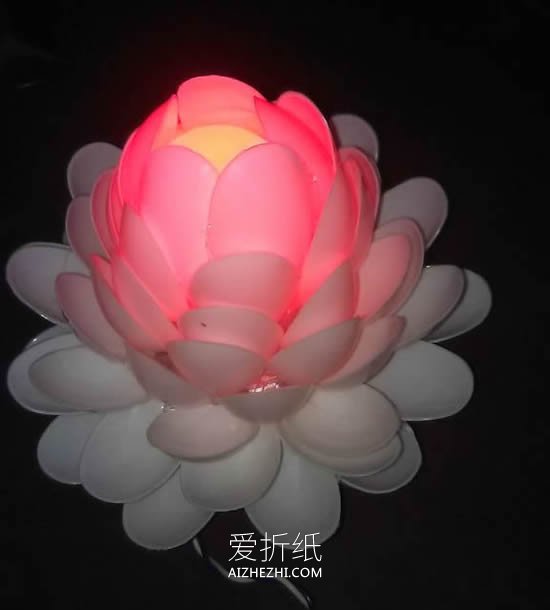 怎么做母亲节礼物花灯 塑料勺手工制作莲花灯- www.aizhezhi.com