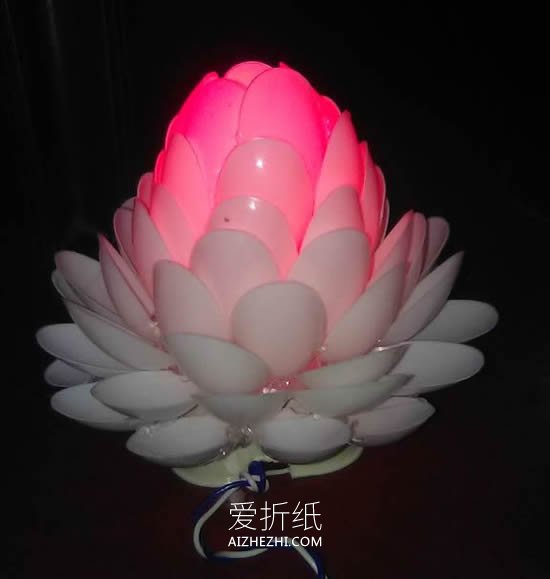 怎么做母亲节礼物花灯 塑料勺手工制作莲花灯- www.aizhezhi.com